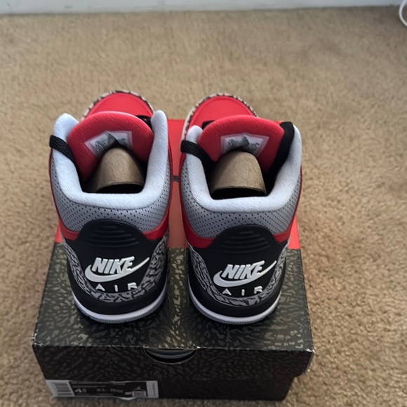 NWOT Air Jordan 3 Retro. Offers welcomed. - Picture 6 of 14